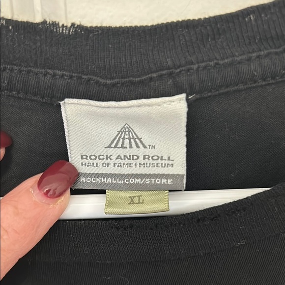 Rock and Roll Hall of Fame Black T-Shirt size XL - Picture 2 of 7